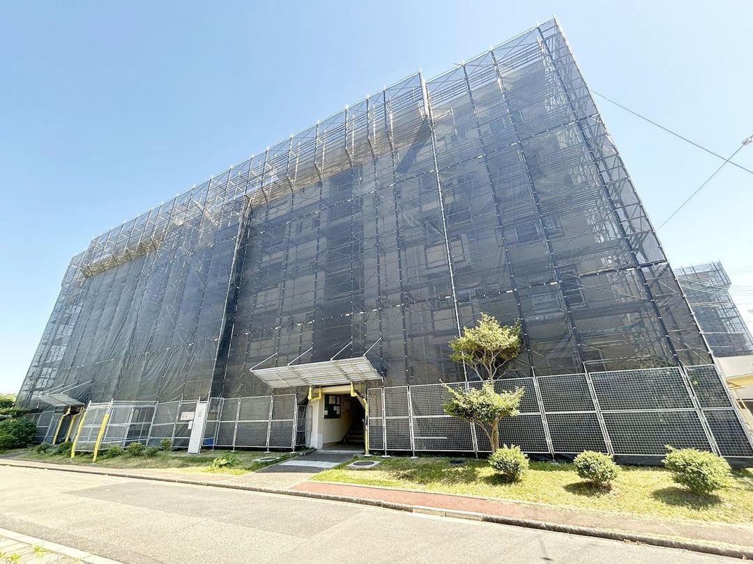 3LDK Used Apartment for Sale in Ibaraki City, Osaka - Thumbnail 2