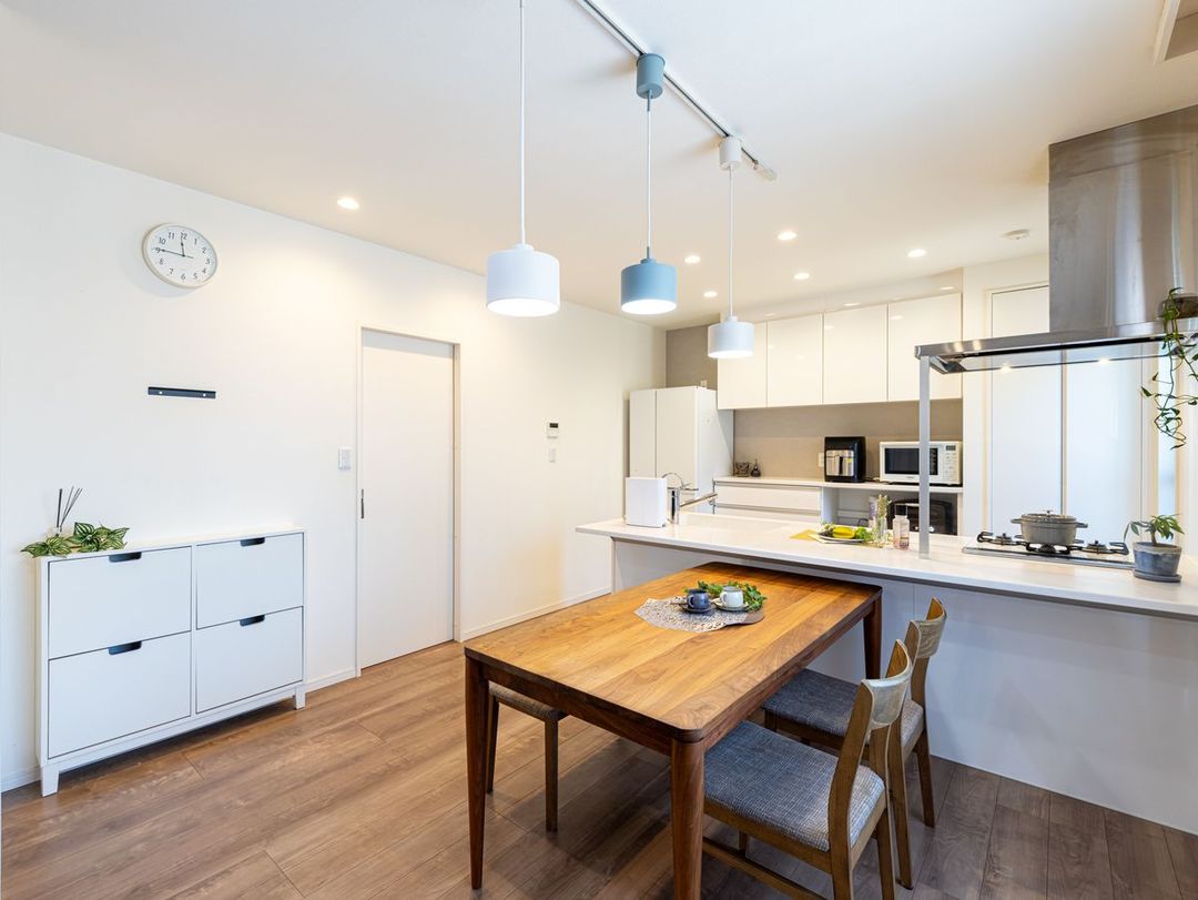 4LDK Detached House for Sale in Higashiosaka, Osaka - Thumbnail 2
