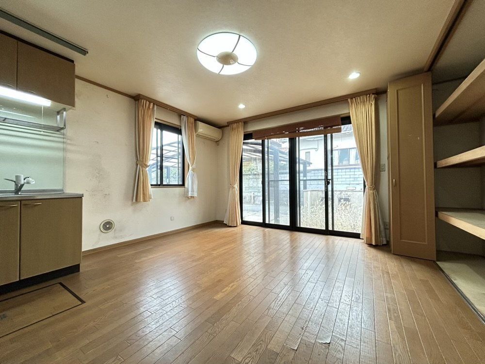 5LDK Two-Generation House for Sale in Fukuoka's Minami Ward - Thumbnail 2