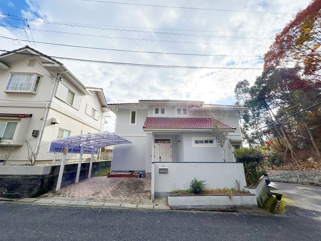 4LDK Detached House for Sale in Misuzugaoka, Hiroshima - Thumbnail 2
