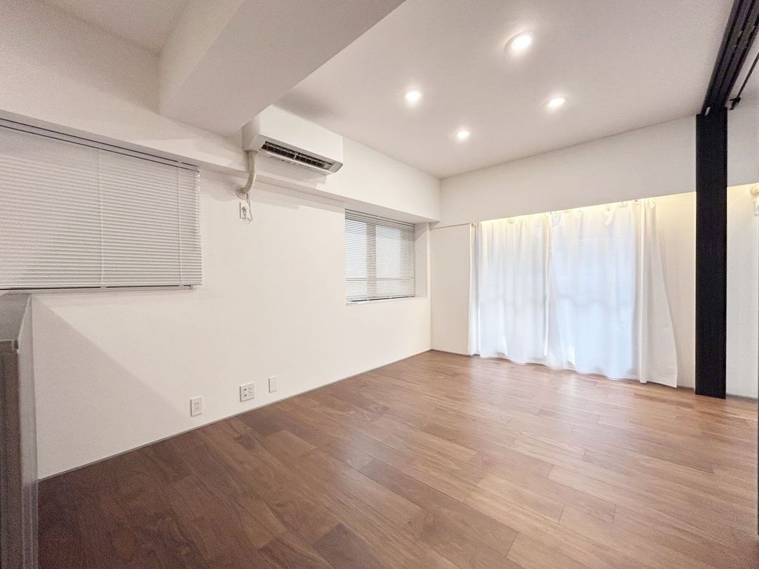 1SLDK Apartment in Nishi-Waseda, Shinjuku, Tokyo - 52.99m² - Thumbnail 2