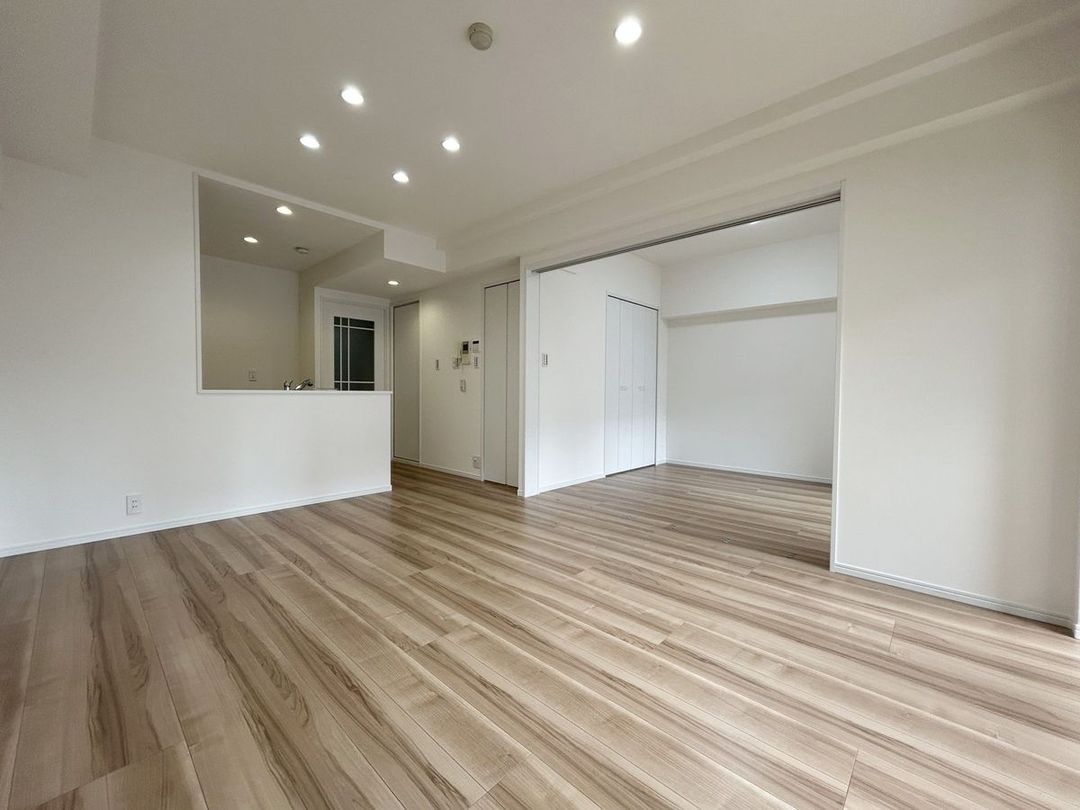 3LDK Apartment for Sale in Fukuoka Chuo Ward, 66.82 sqm - Thumbnail 2