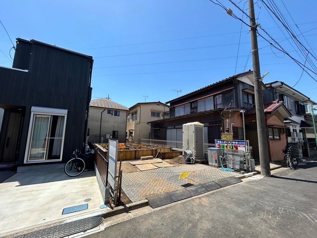 New 3LDK House in Mitaka, Tokyo with Solar Panels - Thumbnail 3