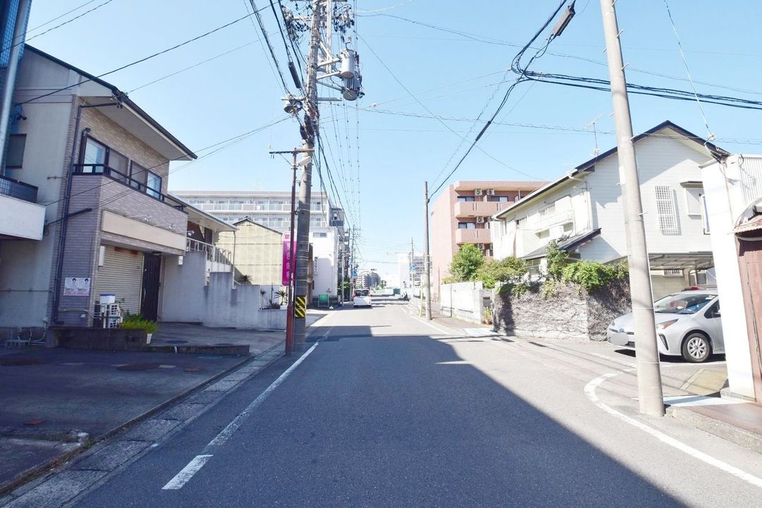 Steel 3-Storey House with Karaoke Rooms in Kiyosu, Aichi - Thumbnail 3