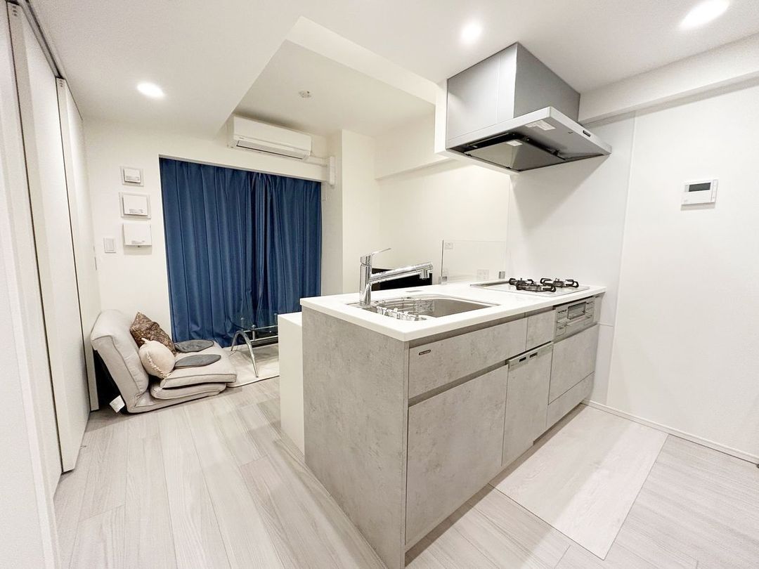 Premist Chofu Cross 1LDK Apartment for Sale in Tokyo - Thumbnail 2