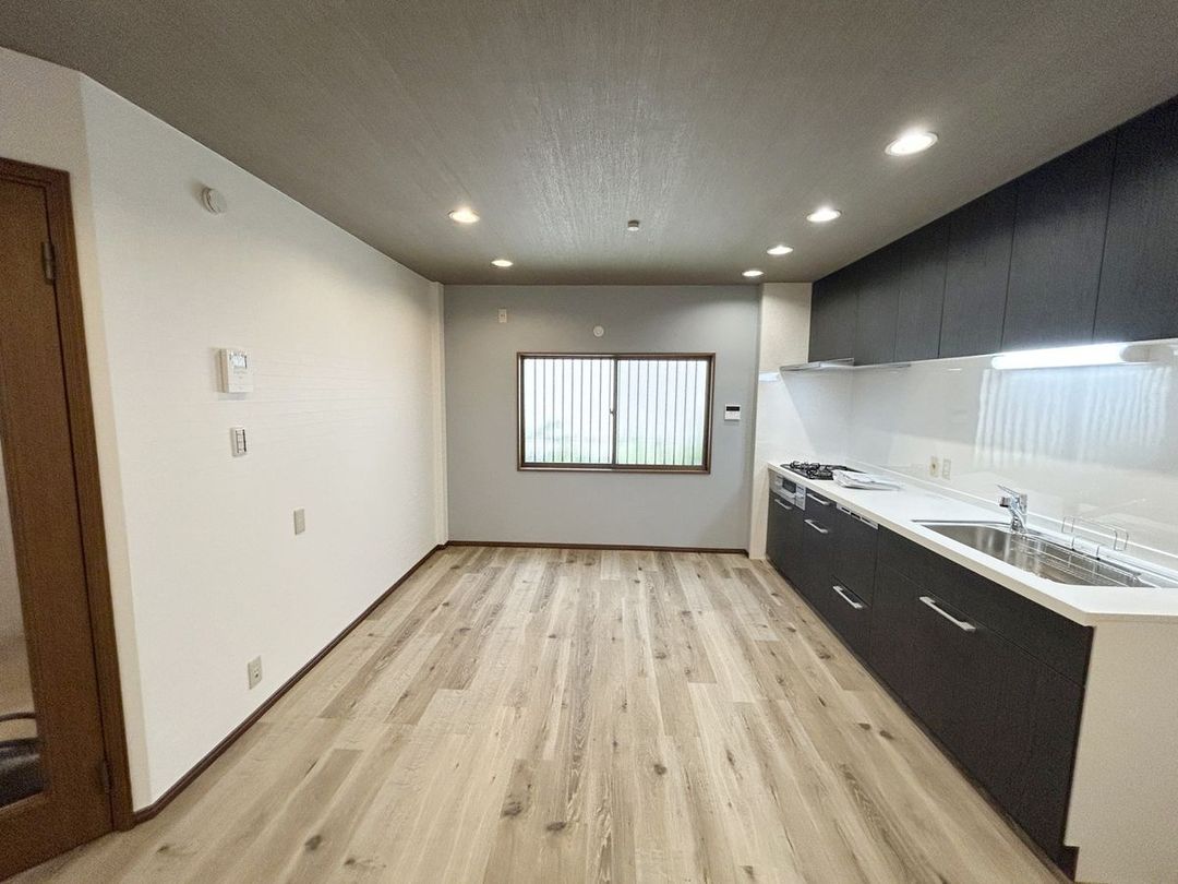 Renovated 4LDK House in Sumiyoshi-ku, Osaka for 29.8 million yen - Thumbnail 2