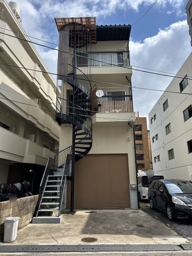 Steel 3-Story House with Workshop near Yokogawa Station, Hiroshima - Thumbnail 2