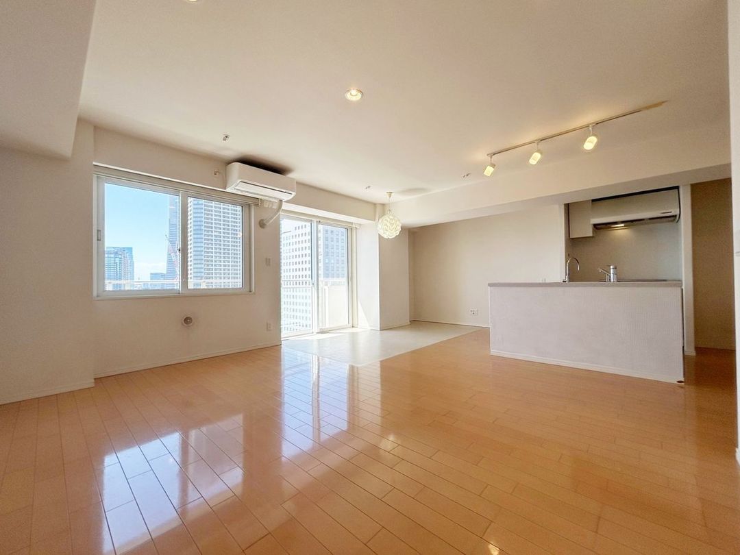Studio Apartment for Sale in Naka-ku, Yokohama - 57.23 sqm - Thumbnail 2