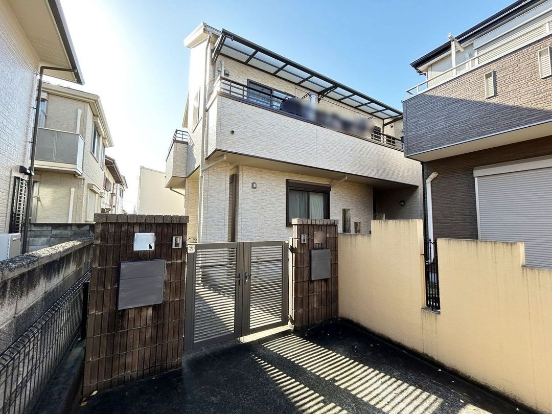 6LDK Two-Generation House for Sale in Ichikawa, Chiba - Thumbnail 2