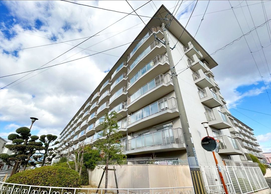2LDK Apartment for Sale in Ibaraki City, Osaka - Thumbnail 2