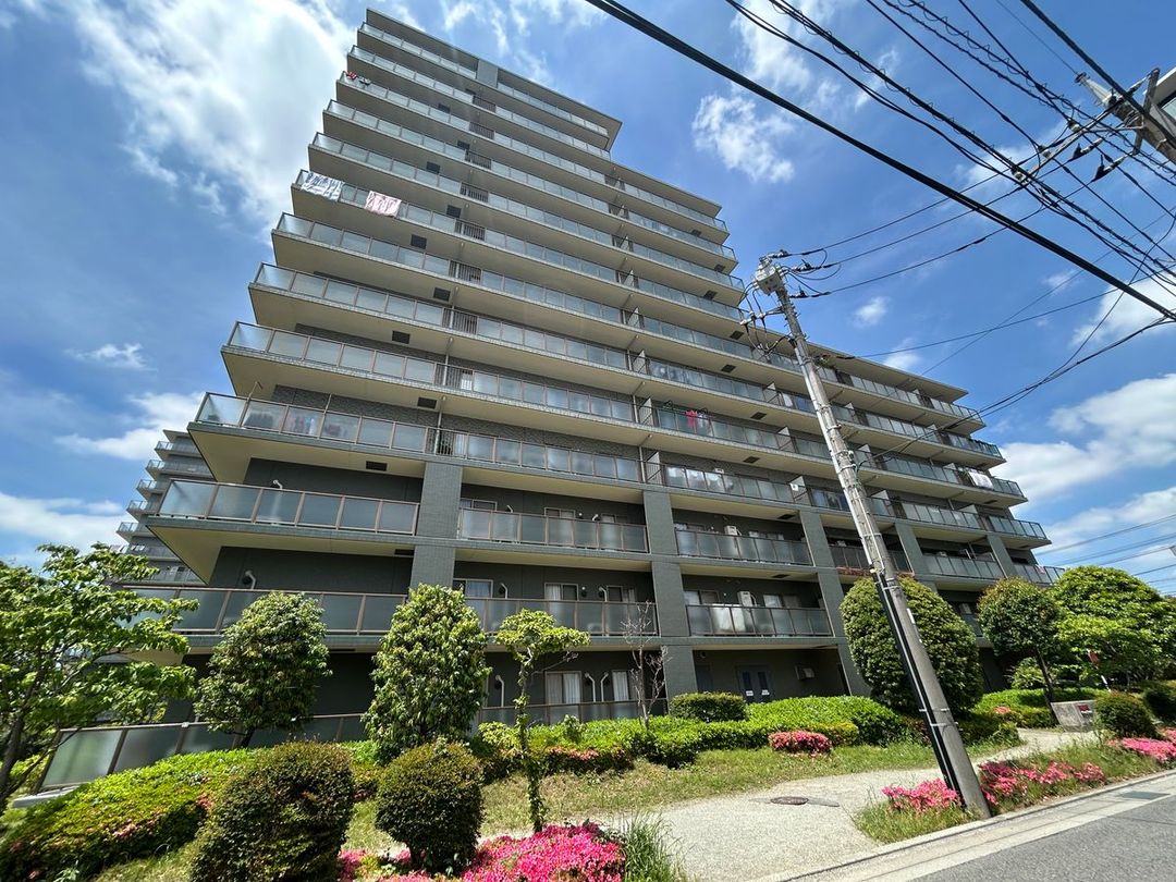 2LDK Apartment for Sale in Ebina, Kanagawa - 61.66m² - Thumbnail 2