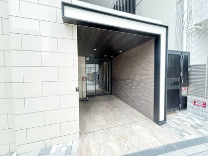 2LDK Apartment for Sale in Naka Ward, Yokohama, Kanagawa - Thumbnail 4