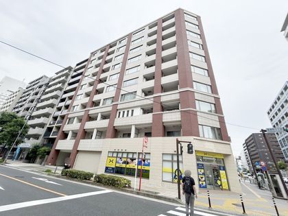 2LDK Apartment for Sale in Naka Ward, Yokohama, Kanagawa - Thumbnail 2