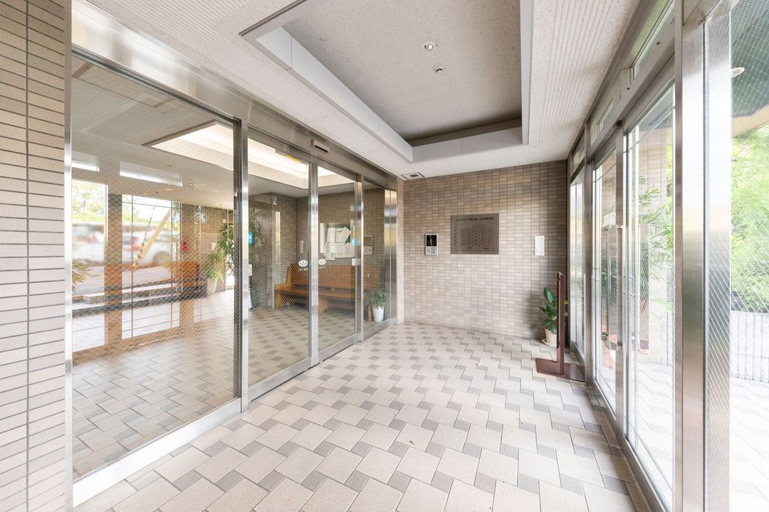 Centpolia Higashi-Mikuni 3LDK Apartment for Sale in Osaka - Thumbnail 2