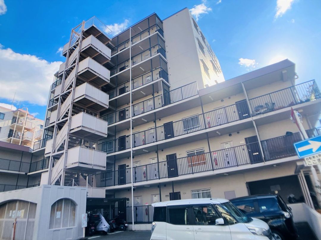 Pare Kyobashi 2LDK Apartment for Sale in Osaka Joto Ward - Image 1