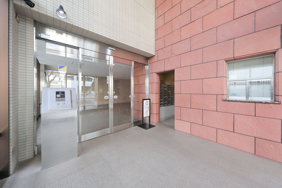 Noda Park Homes 3LDK Apartment in Osaka Fukushima-ku - Thumbnail 2