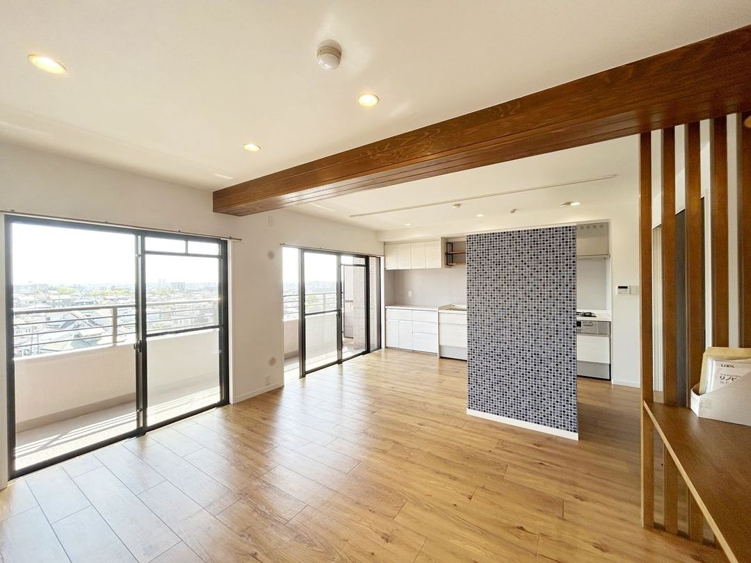 2LDK Apartment for Sale in Higashiosaka, Osaka | Cosmo Higashiishikirizaka - Thumbnail 2