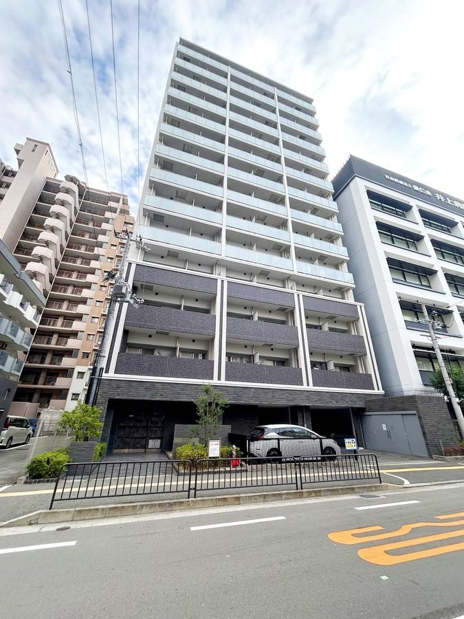 1DK Apartment for Sale in Suita, Osaka - 31.94 sqm, Near Esaka Station - Thumbnail 2