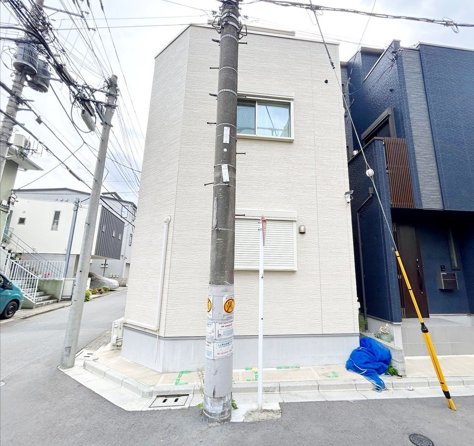 Modern 3LDK House in Yoyogi, Shibuya, Tokyo - 67.71 sqm - Thumbnail 2
