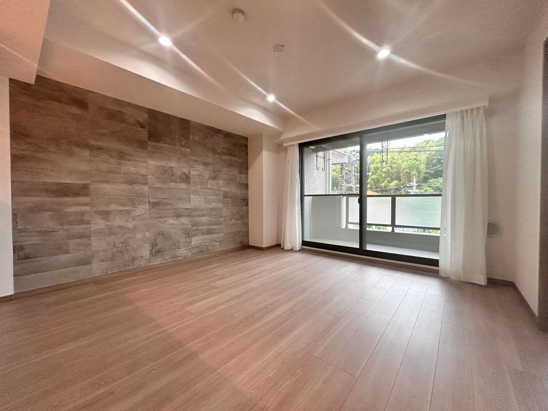 Renovated 3LDK Apartment 72m² in Aoba Ward, Yokohama - Thumbnail 2