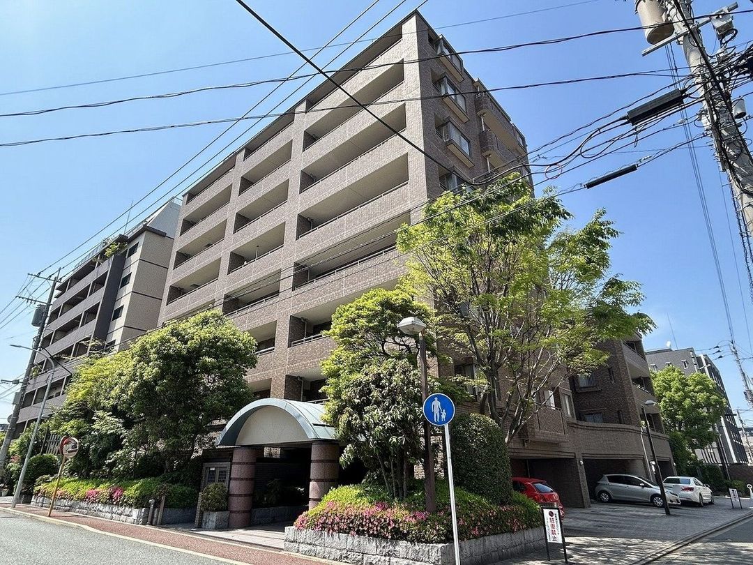3LDK Apartment for Sale Near Ohori Park, Chuo Ward, Fukuoka - Thumbnail 2