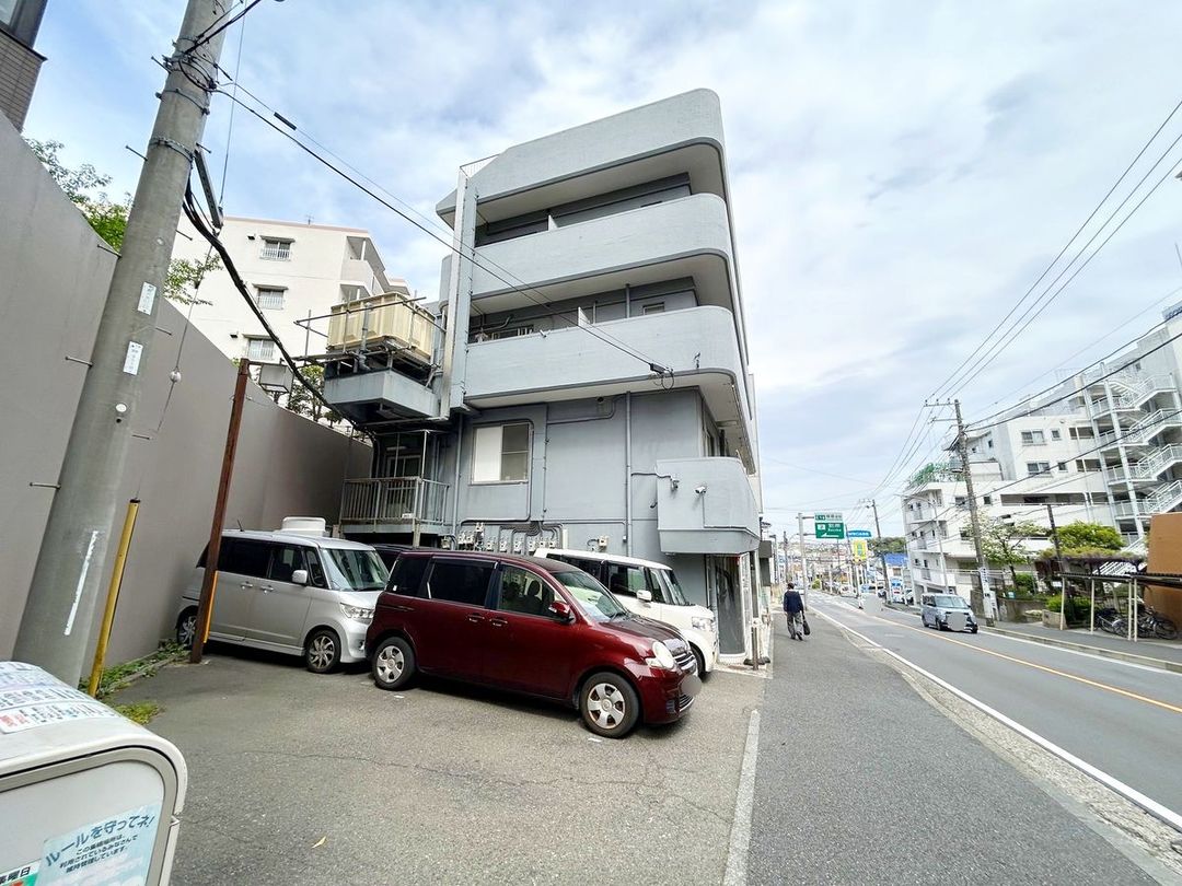 Investment Apartment Building in Minami Ward, Yokohama - Thumbnail 2