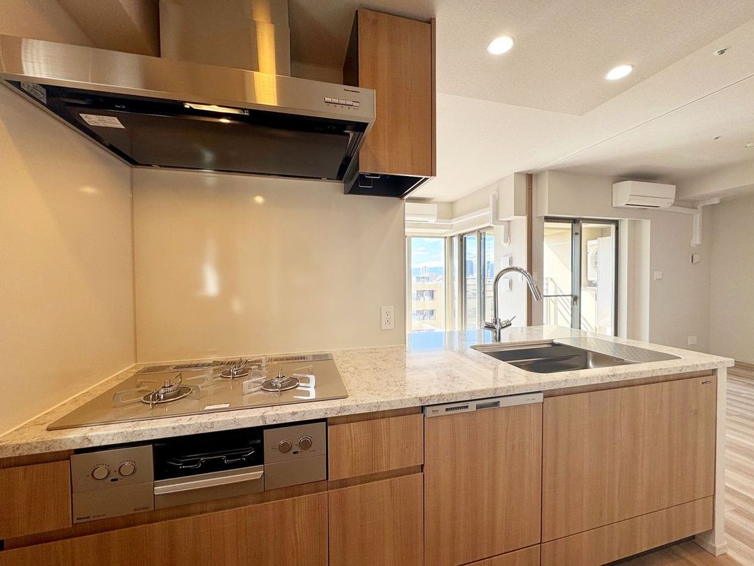 New 3LDK Apartment in River Garden Tennoji, Osaka - Thumbnail 2