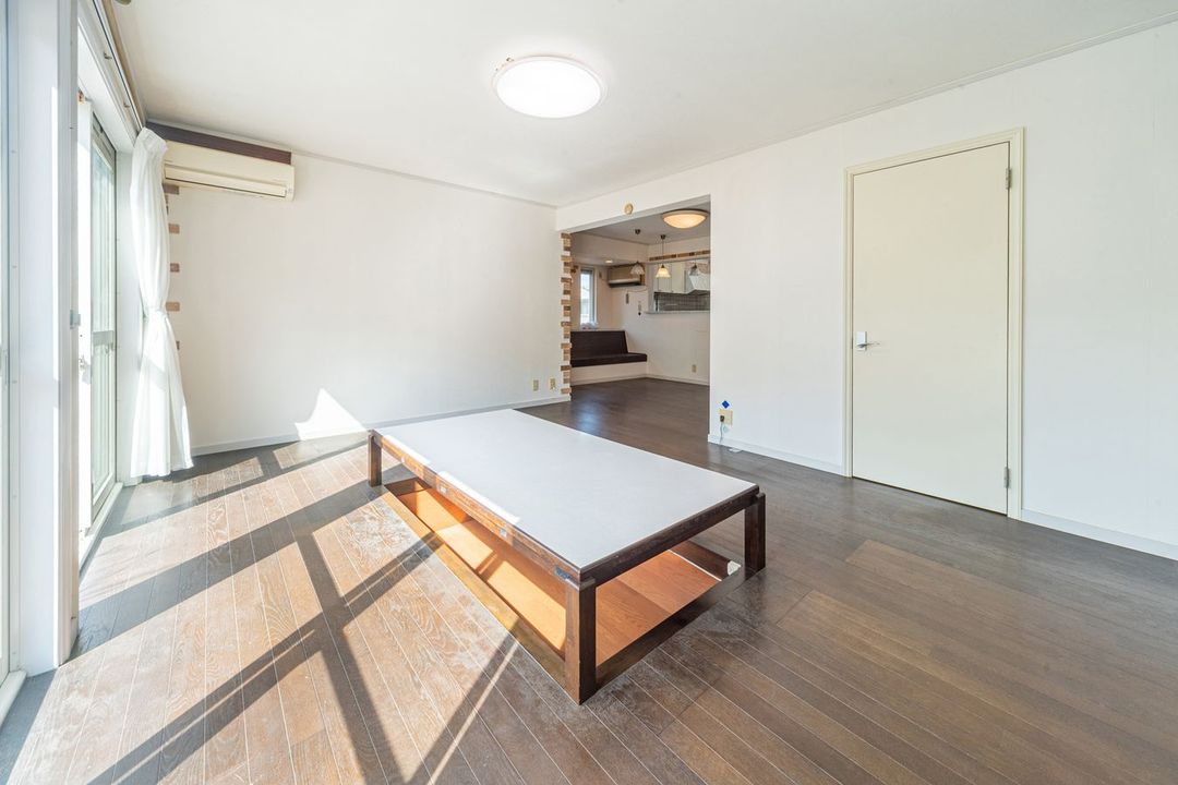 5SLDK Detached House on 100 Tsubo Corner Lot in Onojo City - Thumbnail 2