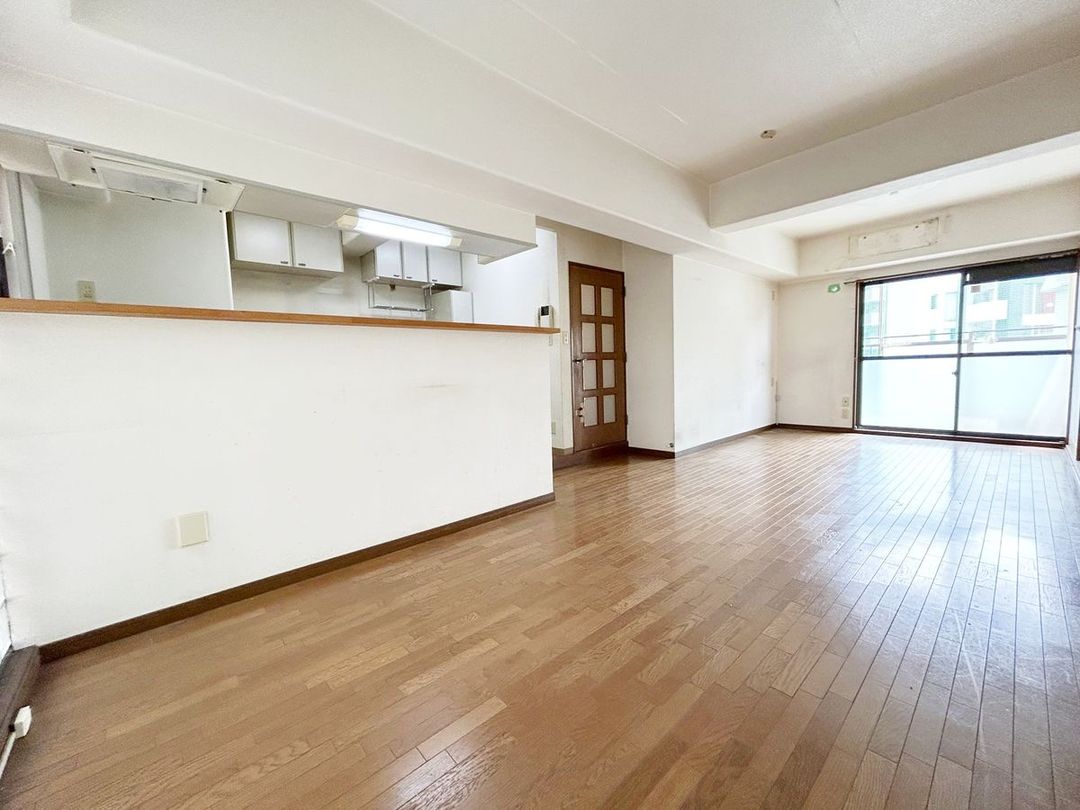 3LDK Apartment for Sale in Chuo-ku, Kobe near Shin-Kobe Station - Thumbnail 2
