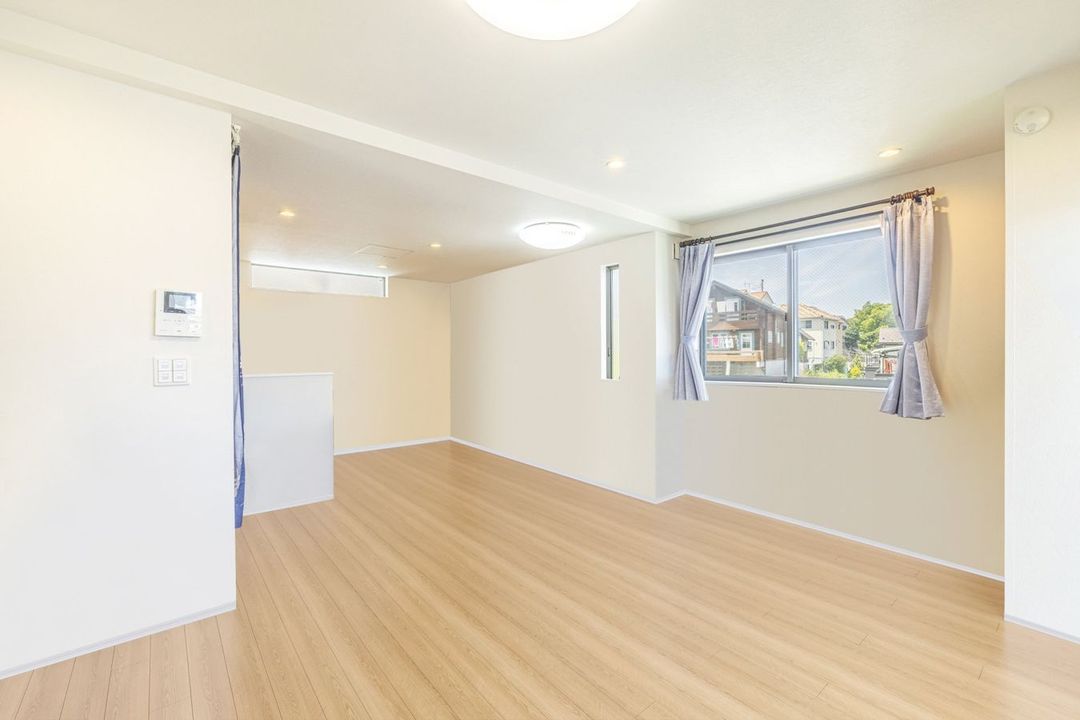 Modern 2SLDK House in Yokohama Tsuzuki Ward | 2018 Build - Thumbnail 2