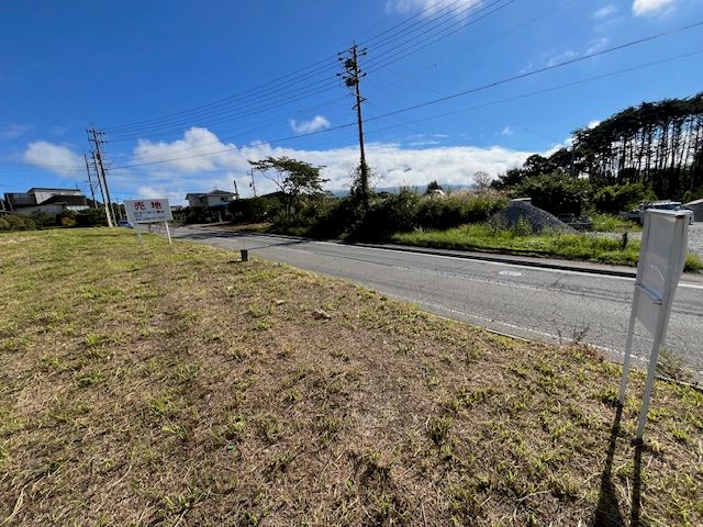 Land for Sale in Fujimi, Nagano with Yatsugatake Views - Thumbnail 3