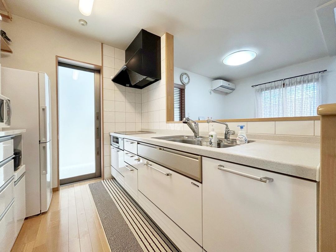 4LDK Detached House for Sale in Hiroshima Nishi Ward - Thumbnail 2