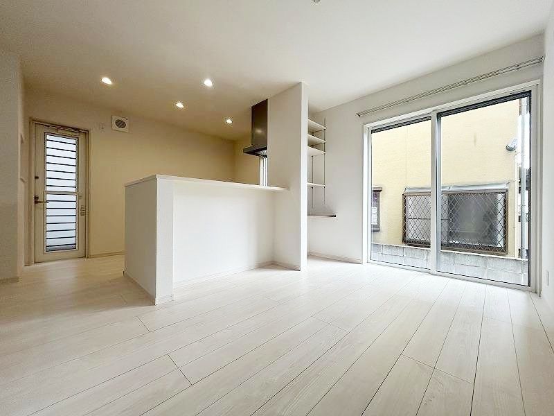 3LDK Detached House for Sale in Fukuoka's Higashi Ward - Thumbnail 2