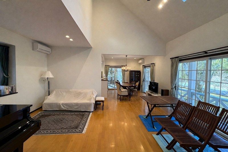 3LDK House for Sale in Karuizawa, Nagano - 137m2 - Thumbnail 2
