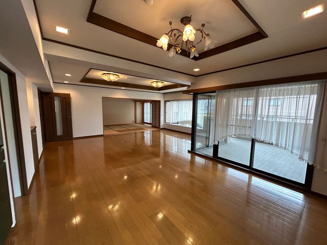 4LDK Apartment for Sale near Ohori Park, Fukuoka - Thumbnail 2