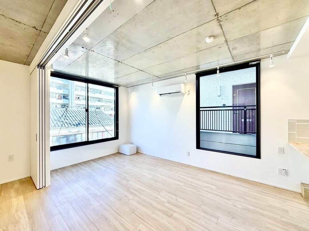 Modern 2LDK Apartment for Rent in Nakano, Tokyo - Thumbnail 4