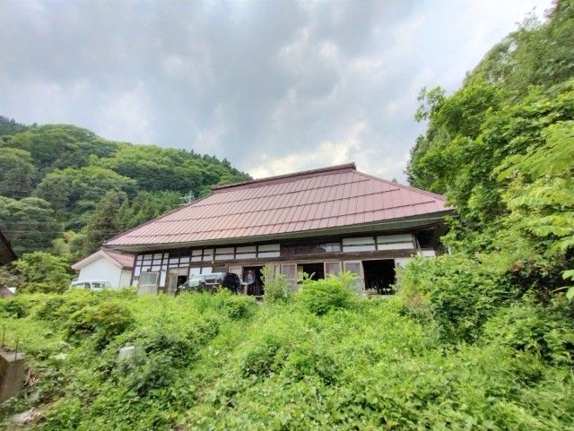 Traditional Kominka with Storehouse in Nagano's Iriyama Mountains - Thumbnail 4