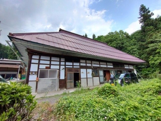 Traditional Kominka with Storehouse in Nagano's Iriyama Mountains - Thumbnail 2