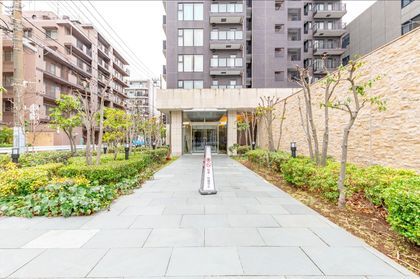3LDK Apartment for Sale in Koto Ward, Tokyo - 70.89 sqm - Thumbnail 2