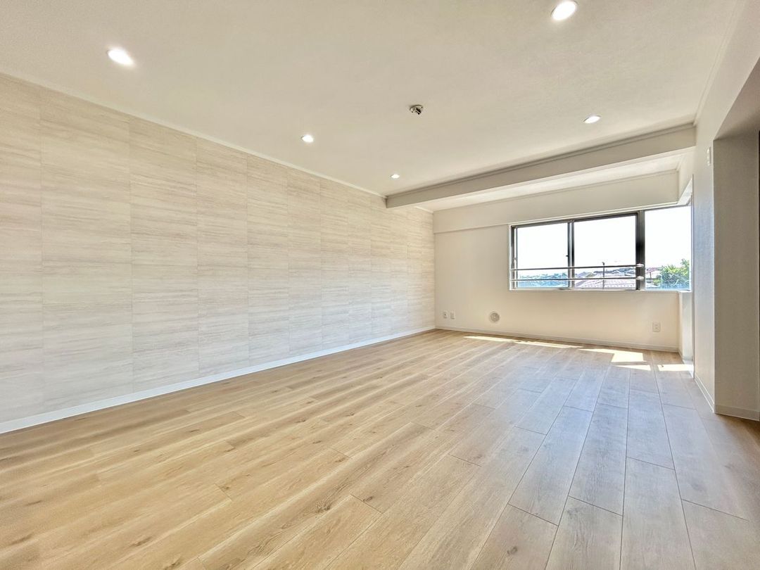 Renovated 2SLDK Apartment in Kawasaki, 78.53 sqm, Top Floor - Thumbnail 2