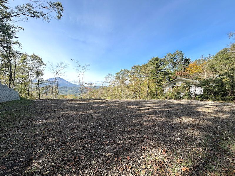 Land for Sale in Karuizawa with Mount Asama View - 2,109 sqm - Thumbnail 2