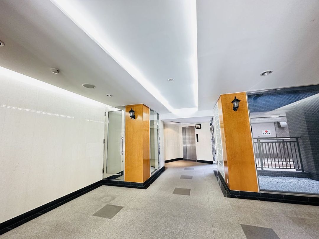 Plane Suita Yamatecho Urban View 3LDK Apartment for Sale in Suita - Thumbnail 2