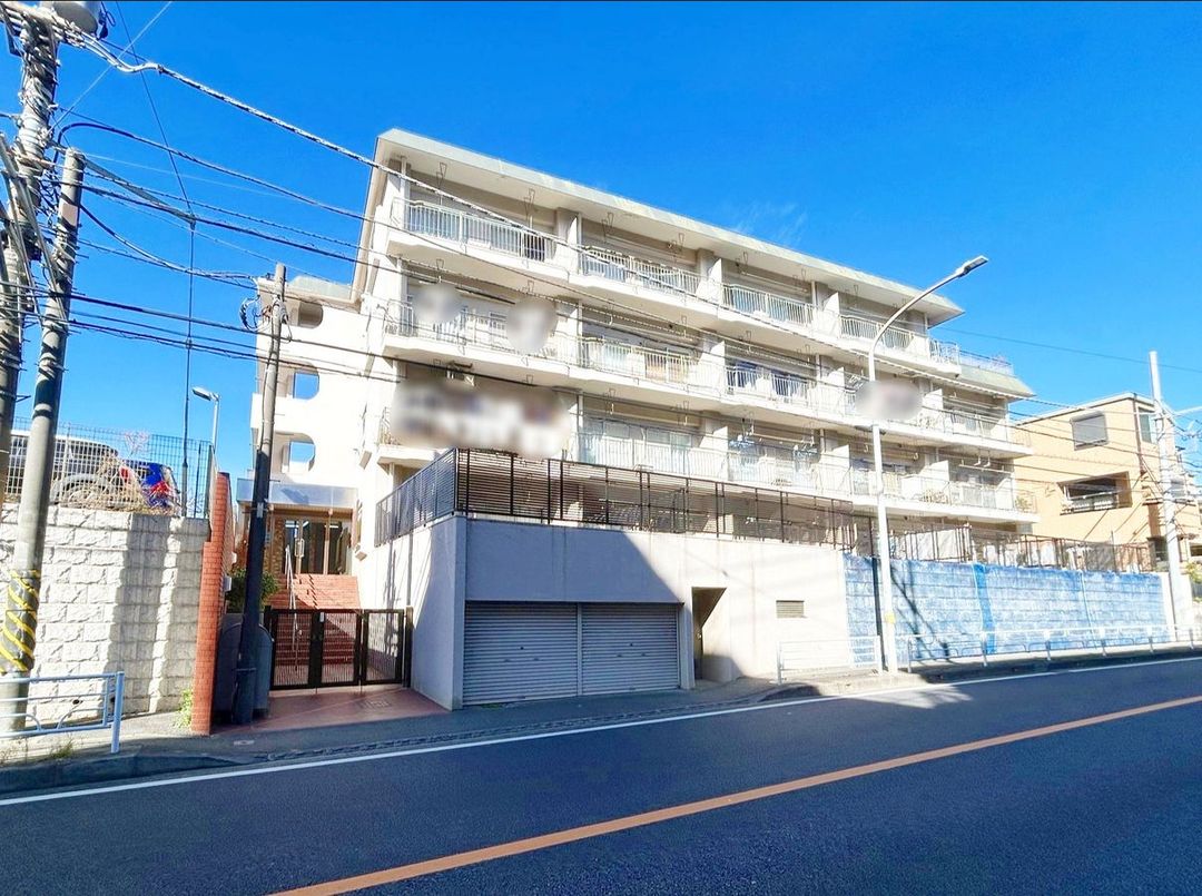 Renovated 2LDK Apartment for Sale near Myorenji Station, Yokohama - Thumbnail 2