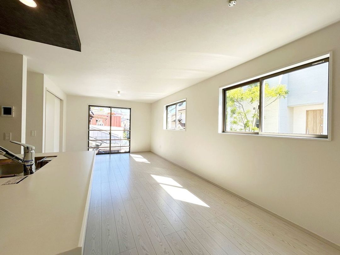 New 4LDK House for Sale in Toyonaka, Osaka - Thumbnail 2
