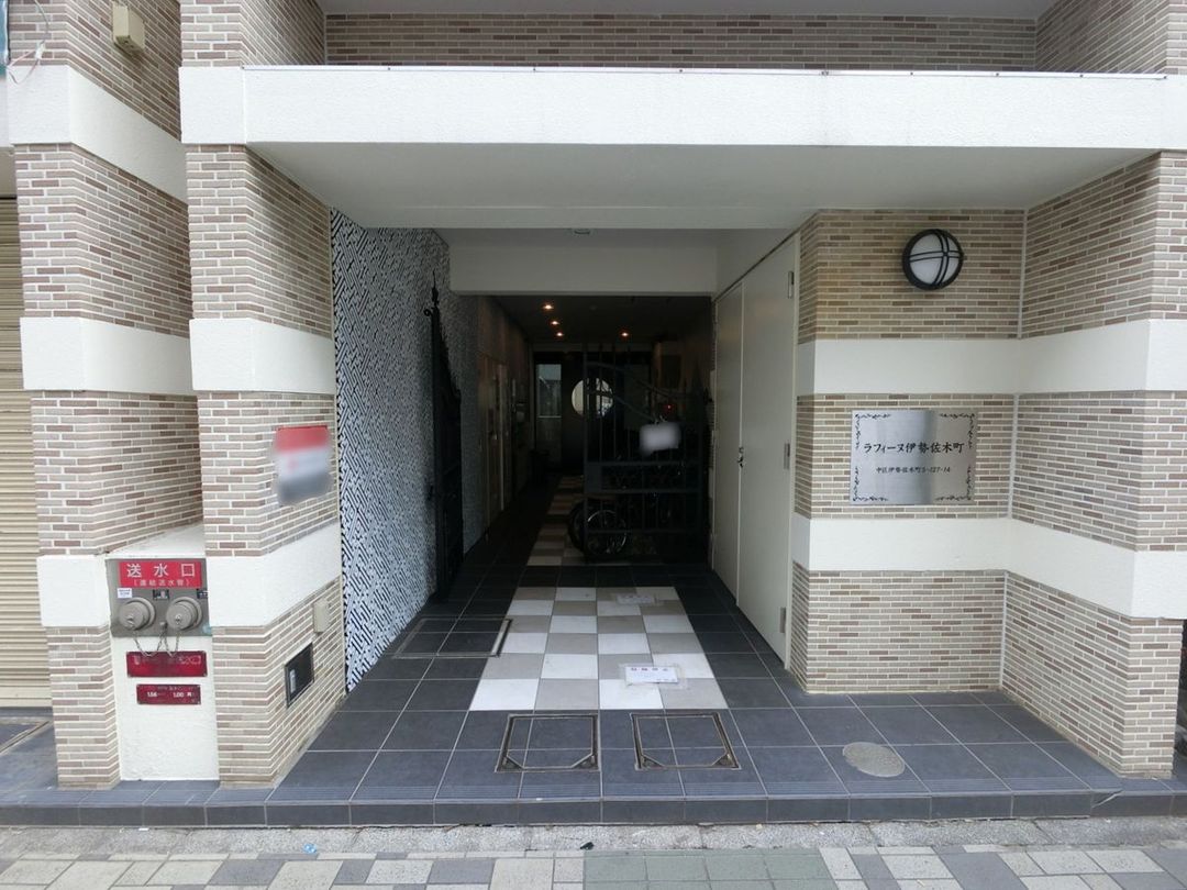 Raffine Isezakicho 10-Story Apartment Building for Sale in Yokohama - Thumbnail 2