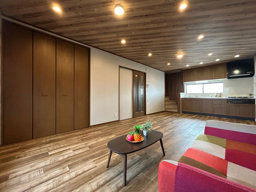 Renovated 4LDK House for Sale in Higashiosaka, Osaka - Thumbnail 2