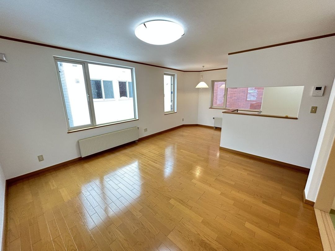 Renovated 4-Bedroom House in Makomanai, Sapporo - Thumbnail 2