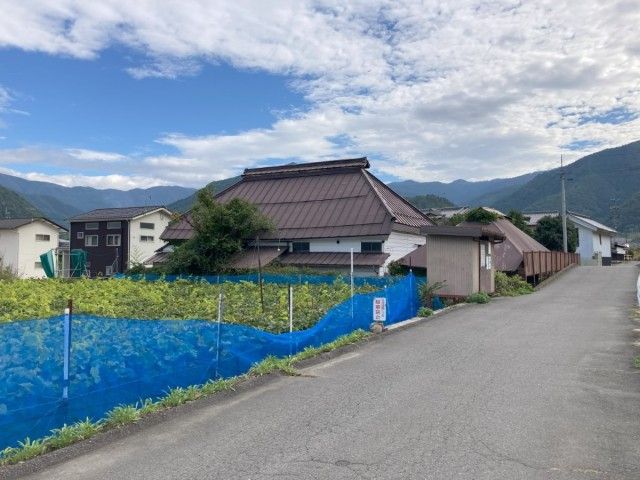 Century-Old House with Farmland in Nagano's Matsushiro - Thumbnail 2