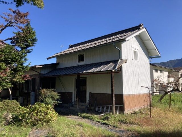 Century-Old House with Farmland in Nagano's Matsushiro - Thumbnail 3