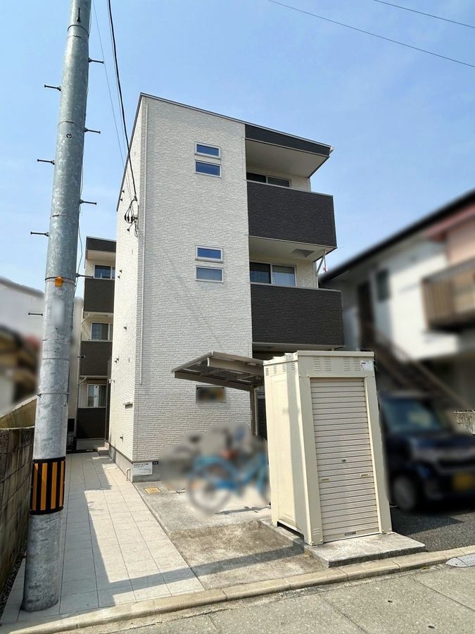 6-Unit Apartment Building for Sale in Okayama City - Thumbnail 2